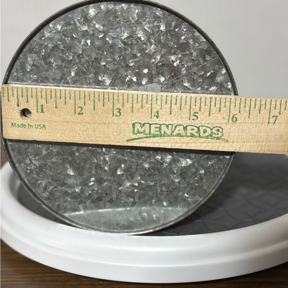 Clearance Bundle w/2nd item for $4.99 shipping Vintage Farm metal vase - Picture 3 of 5